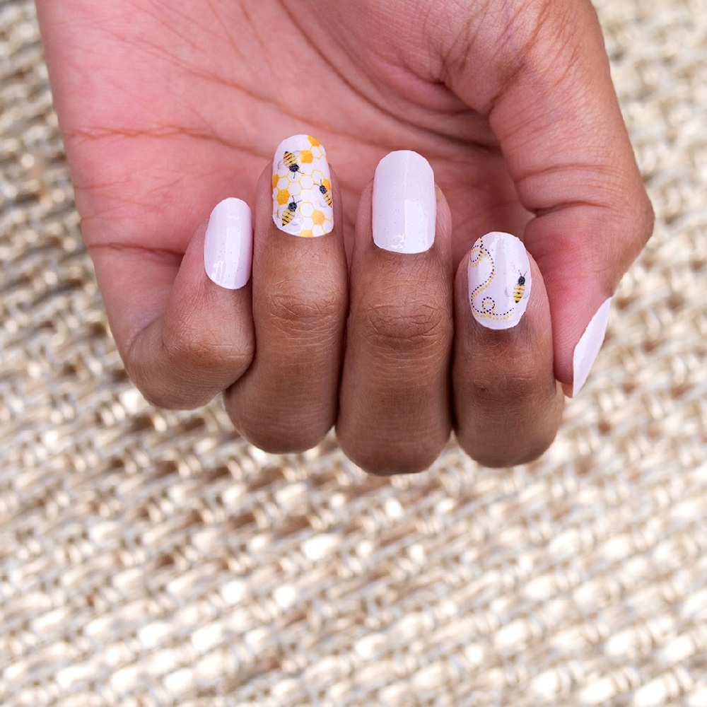 *Exclusive* Color Street: Bee You | Pastel Pink Spring Summer Honeycomb Whimsy - Picture 8 of 13